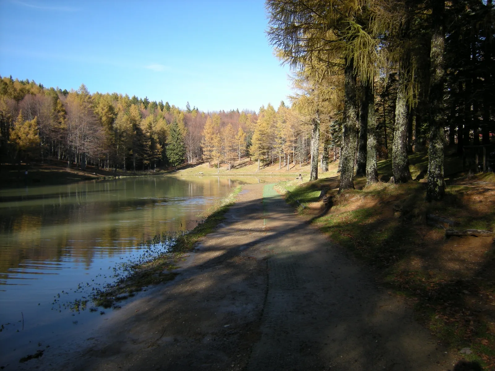 Il Lago della Ninfa, ai piedi del Monte Cimone