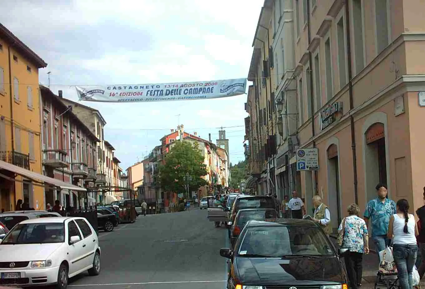 Via Giardini, die Hauptstraße von Pavullo nel Frignano